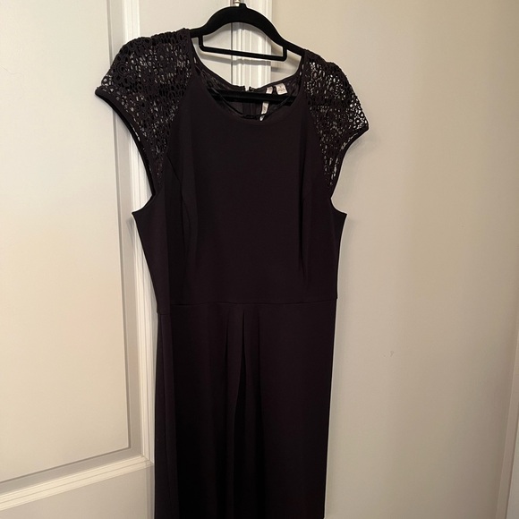 LC Lauren Conrad Black Dress with Lace Sleeves - Picture 1 of 4